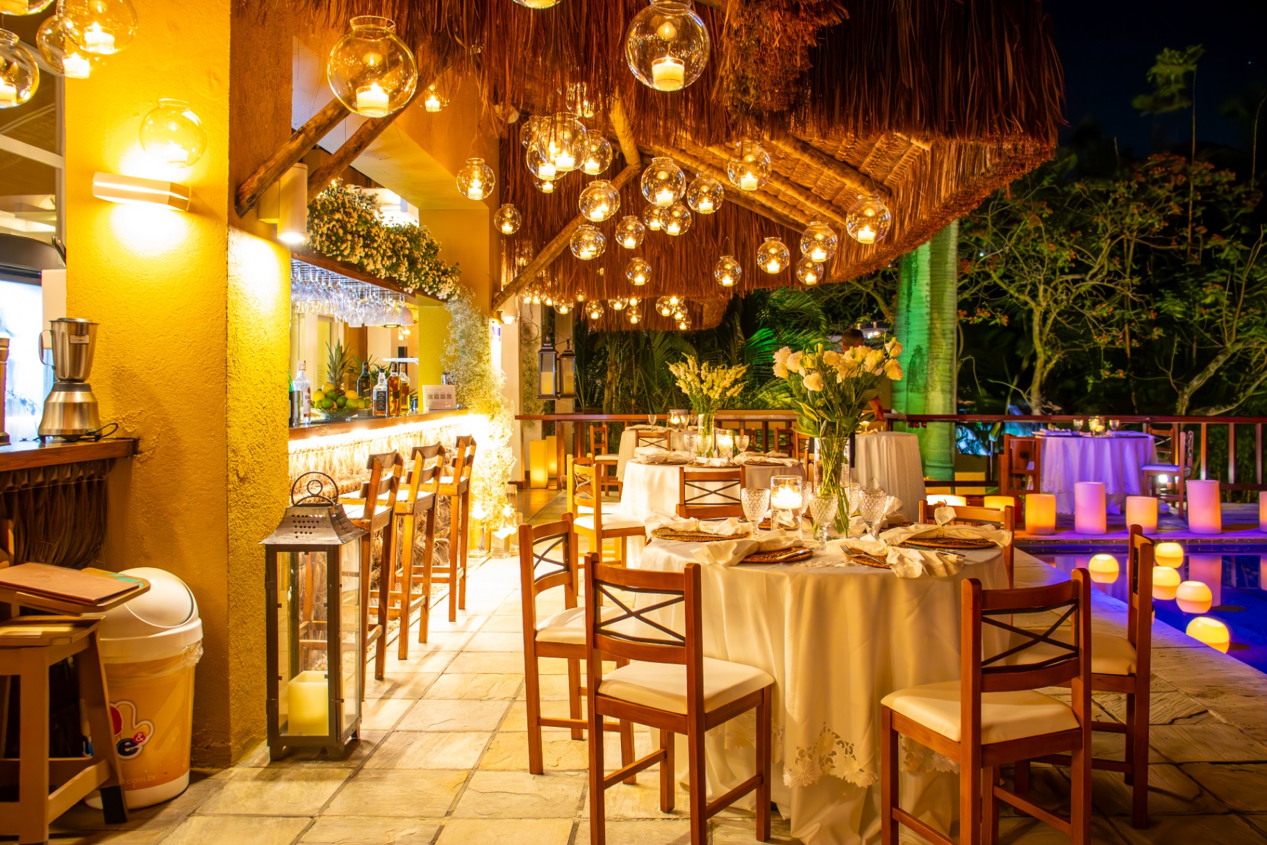 Jantar à luz de velas no Restaurante Bahiamarela em Búzios